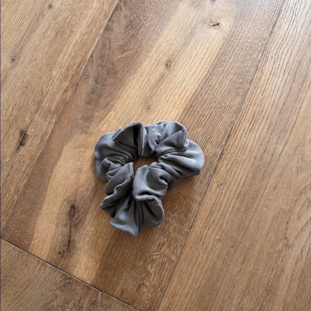 Soor ploom eucalyptus scrunchie